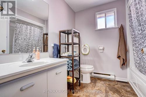 162 Pratt Crescent, Gravenhurst, ON - Indoor Photo Showing Bathroom