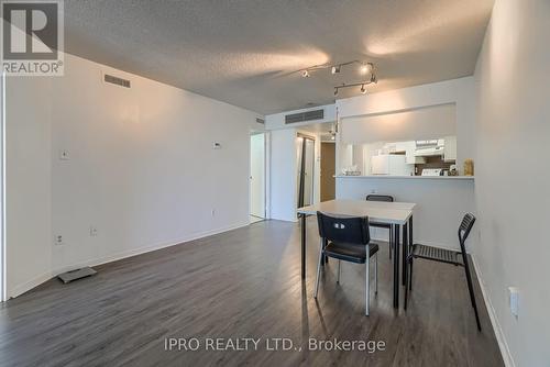 1710 - 1001 Bay Street, Toronto, ON - Indoor