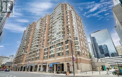 1008 - 44 Gerrard Street W, Toronto, ON - Outdoor With Facade