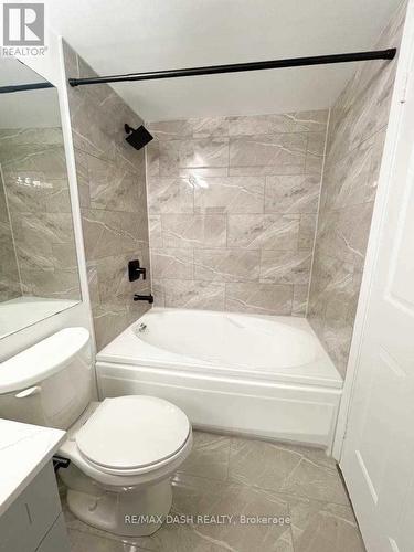 1008 - 44 Gerrard Street W, Toronto, ON - Indoor Photo Showing Bathroom