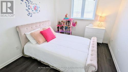 97 Shady Lane Crescent, Clarington (Bowmanville), ON - Indoor Photo Showing Bedroom