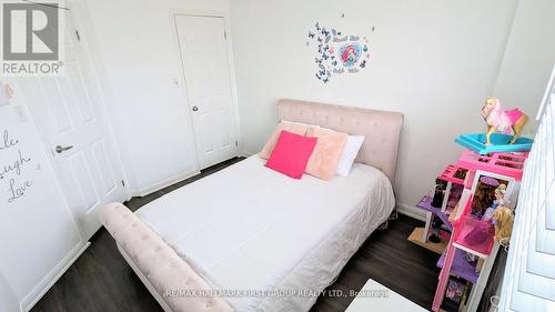 97 Shady Lane Crescent, Clarington (Bowmanville), ON - Indoor Photo Showing Bedroom