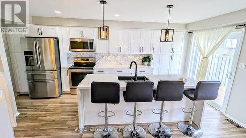 97 Shady Lane Crescent, Clarington (Bowmanville), ON - Indoor Photo Showing Kitchen With Upgraded Kitchen