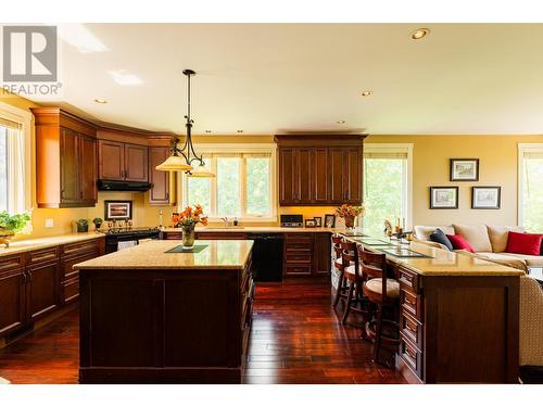 1201 Government  Street, Nelson, BC - Indoor Photo Showing Kitchen With Upgraded Kitchen