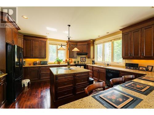 1201 Government  Street, Nelson, BC - Indoor Photo Showing Kitchen