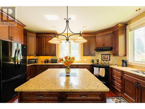 1201 Government  Street, Nelson, BC - Indoor Photo Showing Kitchen