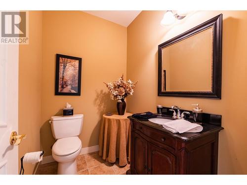 1201 Government  Street, Nelson, BC - Indoor Photo Showing Bathroom