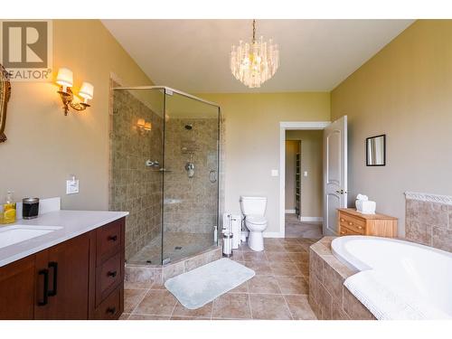 1201 Government  Street, Nelson, BC - Indoor Photo Showing Bathroom