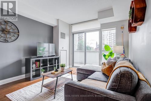 208 - 1 Hurontario Street, Mississauga (Port Credit), ON - Indoor Photo Showing Living Room