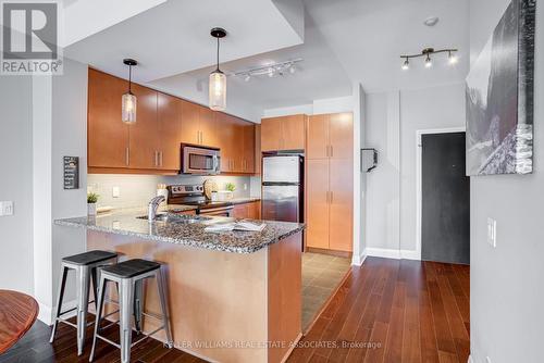 208 - 1 Hurontario Street, Mississauga (Port Credit), ON - Indoor Photo Showing Kitchen