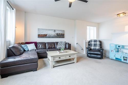 2935 Berwick Drive, Burlington, ON - Indoor Photo Showing Living Room