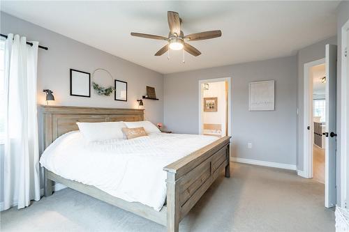 2935 Berwick Drive, Burlington, ON - Indoor Photo Showing Bedroom