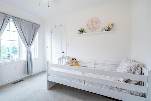 2935 Berwick Drive, Burlington, ON - Indoor Photo Showing Bedroom