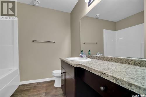 60 5004 James Hill Road, Regina, SK - Indoor Photo Showing Bathroom