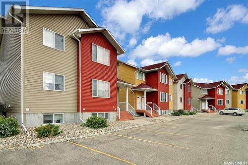 60 5004 James Hill Road, Regina, SK - Outdoor With Facade