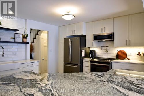 21 Timberlane Crescent, Central Elgin (Lynhurst), ON - Indoor Photo Showing Kitchen