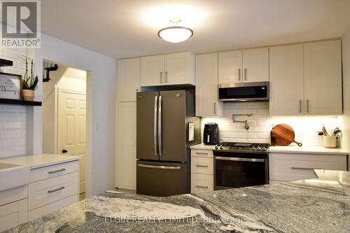 21 Timberlane Crescent, Central Elgin (Lynhurst), ON - Indoor Photo Showing Kitchen