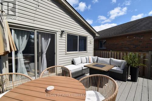 21 Timberlane Crescent, Central Elgin (Lynhurst), ON - Outdoor With Deck Patio Veranda With Exterior