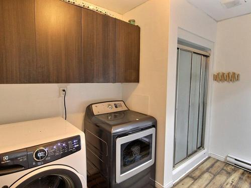 Bathroom - 1042 Ch. Bessette, Rouyn-Noranda, QC - Indoor Photo Showing Laundry Room