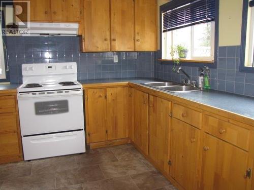 26 1700 S Broadway Avenue, Williams Lake, BC - Indoor Photo Showing Kitchen With Double Sink