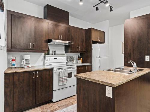 Cuisine - 1-614 Rue St-Philippe, Montréal (Le Sud-Ouest), QC - Indoor Photo Showing Kitchen With Double Sink