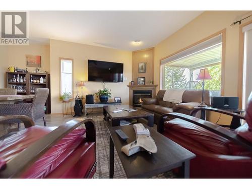 3329 Mt Fisher  Drive, Cranbrook, BC - Indoor Photo Showing Living Room With Fireplace