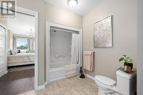 405 - 199 Front Street, Belleville, ON - Indoor Photo Showing Bathroom