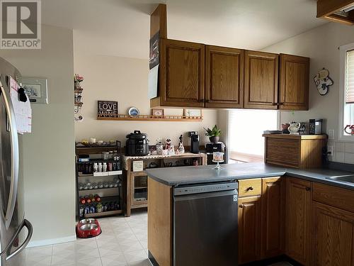 474 Tunasa Drive, Fraser Lake, BC - Indoor Photo Showing Kitchen