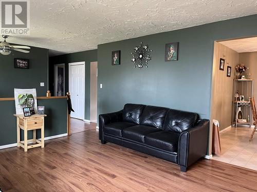 474 Tunasa Drive, Fraser Lake, BC - Indoor Photo Showing Living Room