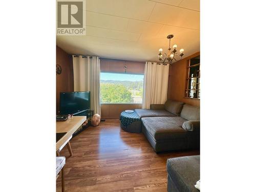 390 N Third Avenue, Williams Lake, BC - Indoor Photo Showing Living Room