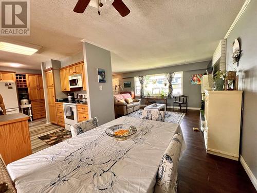 1035 Pigeon Avenue, Williams Lake, BC - Indoor Photo Showing Dining Room