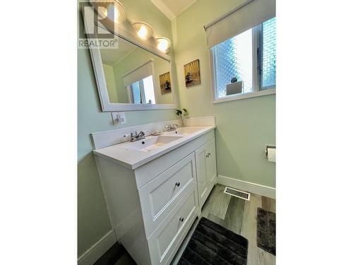 1035 Pigeon Avenue, Williams Lake, BC - Indoor Photo Showing Bathroom