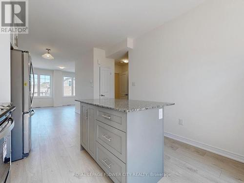 106 - 10 Birmingham Drive N, Cambridge, ON - Indoor Photo Showing Kitchen With Upgraded Kitchen