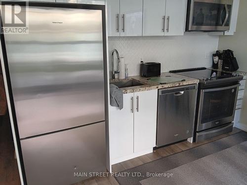 A109 - 241 Sea Ray Avenue, Innisfil, ON - Indoor Photo Showing Kitchen