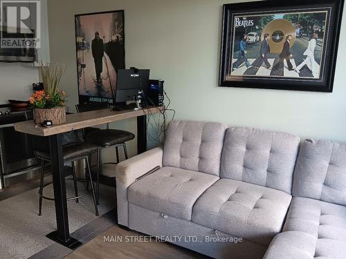 A109 - 241 Sea Ray Avenue, Innisfil, ON - Indoor Photo Showing Living Room