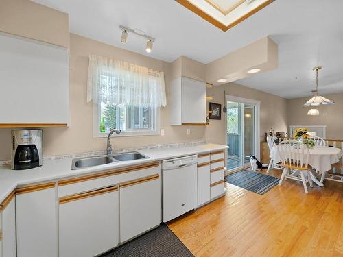 2596 Aberdeen Road, Merritt, BC - Indoor Photo Showing Kitchen With Double Sink