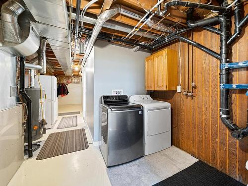 2596 Aberdeen Road, Merritt, BC - Indoor Photo Showing Laundry Room