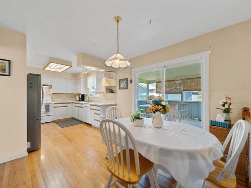 2596 Aberdeen Road, Merritt, BC - Indoor Photo Showing Dining Room