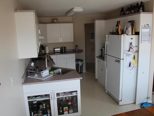 81-1775 Mckinley Crt, Kamloops, BC - Indoor Photo Showing Kitchen