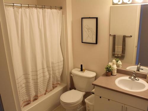 81-1775 Mckinley Crt, Kamloops, BC - Indoor Photo Showing Bathroom