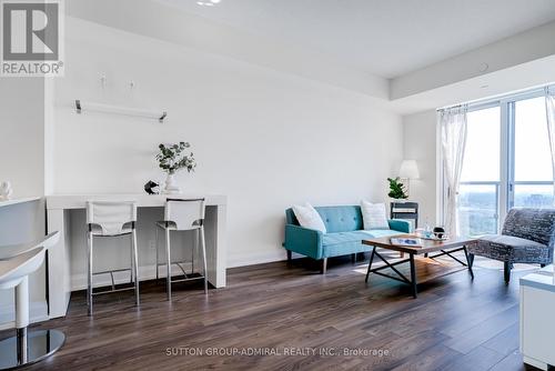 2402 - 18 Graydon Hall Drive, Toronto (Parkwoods-Donalda), ON - Indoor Photo Showing Living Room