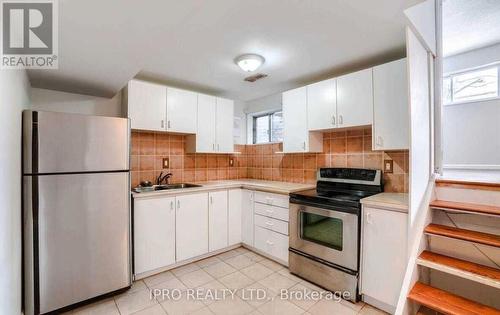 416 Hansen Road N, Brampton (Madoc), ON - Indoor Photo Showing Kitchen With Double Sink