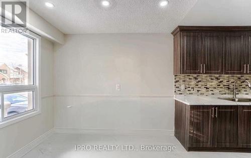 416 Hansen Road N, Brampton, ON - Indoor