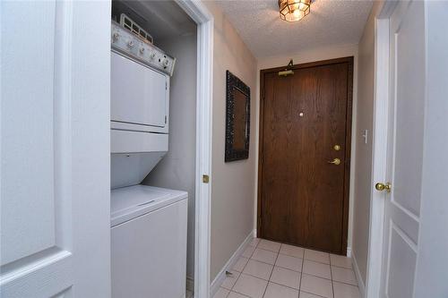 1276 Maple Crossing Boulevard|Unit #1508, Burlington, ON - Indoor Photo Showing Laundry Room