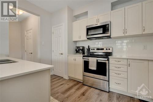 18 Caspian Row, Stittsville, ON - Indoor Photo Showing Kitchen With Stainless Steel Kitchen With Double Sink