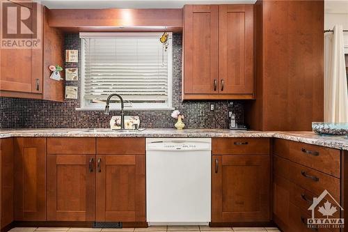 26 Melanie Crescent, Ottawa, ON - Indoor Photo Showing Kitchen