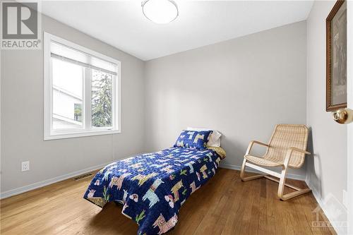 15 Hobbs Avenue, Ottawa, ON - Indoor Photo Showing Bedroom