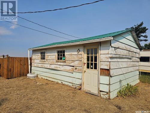 241 3Rd Street W, Mankota, SK - Outdoor