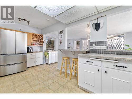 660 Sparrow Road, Kelowna, BC - Indoor Photo Showing Kitchen