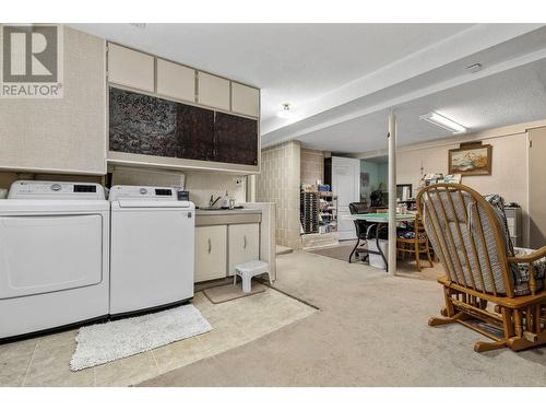 660 Sparrow Road, Kelowna, BC - Indoor Photo Showing Laundry Room